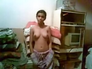 Desi Young High School Girl Showing Boobs Scandal