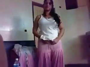 amber sex with her bf in hotel room Lahore