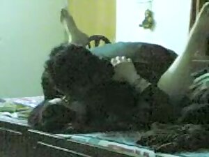 Sexy Pakistani Housewife