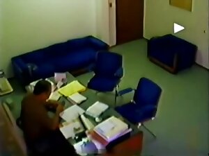 Quick amateur blow in the office