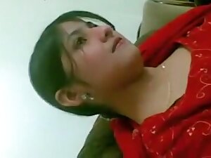 Beaufiful Pathan Girl Boobs - Nipple Pressed