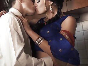 Sunny Leone, Indian Bhabhi And Indian Aunty In Sajna Hai Mujhe Xxx Trailer