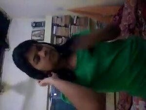 Indian Desi Teen Girl Making Her Own MMS