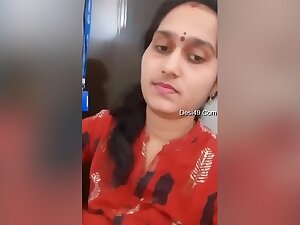 Today Exclusive -sexy Bhabhi Shows Her Boobs And Ass