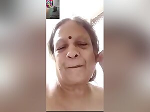 Today Exclusive -mature Aunty Shows Her Boobs And Pussy On Vc