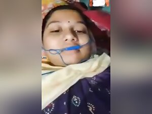 Today Exclusive -desi Girl Shows Her Boobs And Pussy On Vc