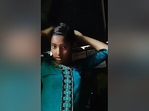 Today Exclusive -desi Village Girl Shows Her Boobs And Pussy