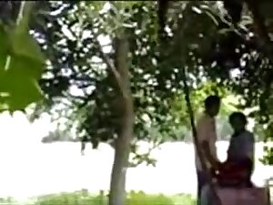 Lustful Hawt Pair Fucking in Public Park