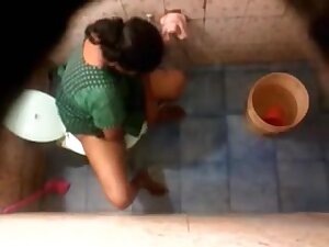 Hidden cam in toilet, filmed a hot ass bitch