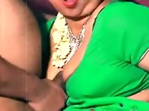 Kamini Aunty Likes Green Sex