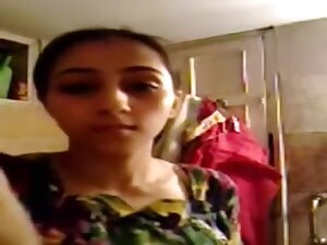 Sexy body Pakistani Bomb Shamina