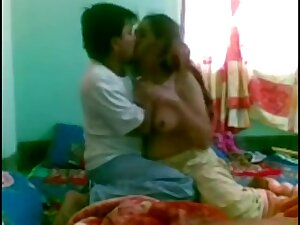 Ghar me akeli saali ki choot li