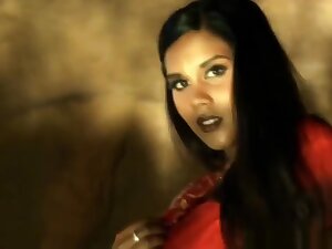 Indian Milf Babe Is Awesome When She Dances