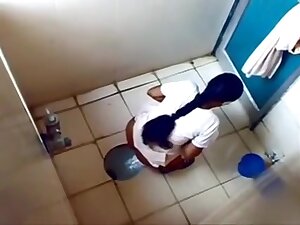 Hidden Cam Caught Several Babes While They In A Public