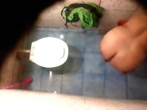 Hidden cam in toilet, filmed a hot ass bitch