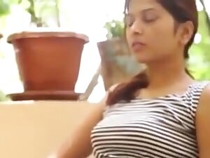 Indian sexy college girl hot kissing mms