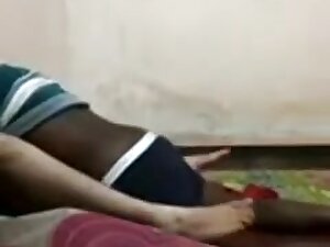 Desi amateurs fuck hard and loud in an abandoned room