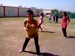 Girls holi dance 2017