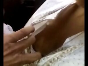 College Girlfriend ko gaadi me chuswaya