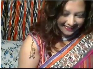 Horny Desi Aunt on webcam