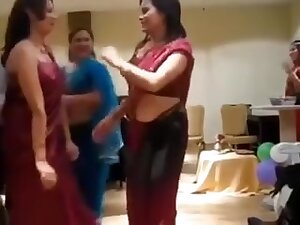 Sexy nepali aunty dancing in party