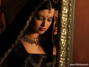 Seduction And Happiness In Erotic India Making Differently