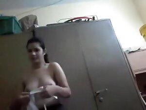 Chandigarh Babe Stripping MMS