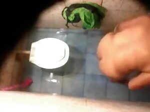 Bhabhi Hidden Cam Shower