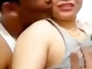 Nepali aunty ko arab ma huda ko kanda...Dubai jana jhyaap ko taal ma