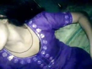 Pakistani Girl Saima Showing Her Parts