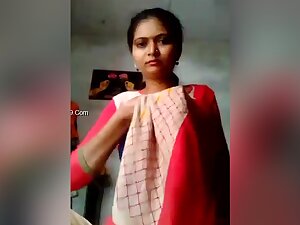 Today Exclusive- Hot Desi Girl Showing Her Boobs And Pussy