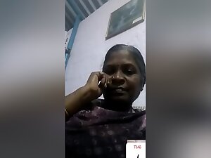 Today Exclusive -desi Aunty Shows Her Boobs To Lover On Video Call Part 2