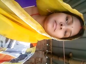 Horny Bihari Bhabhi Exposing Her Private Body Parts