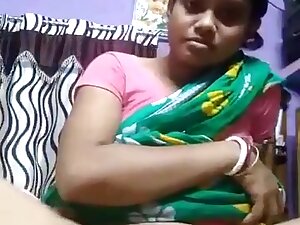 Desi Village Randi In Saree Exposing Thick Pussy