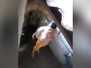 Desi Bhabhi Bathing Record In Hidden Cam