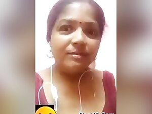 Today Exclusive-tamil Bhabhi Showing Boobs On Video Call