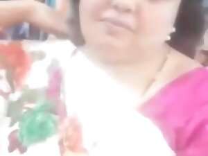 Indian Aunty In Open Saree Video