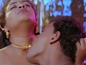 Hot Aunty Ki Saree Kholi Or Chudai Ki