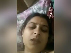 Today Exclusive -sexy Desi Bhabhi Showing Her Nude Body