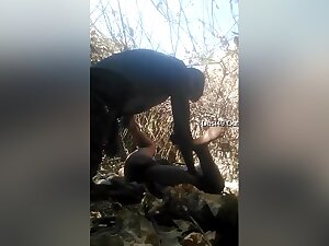 Desi Cpl Outdoor Blowjob And Fucked