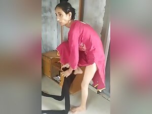 Today Exclusive- Desi Bhabhi Bathing Part 2