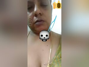 Today Exclusive- Mallu Bhabhi Showing Her Boobs And Pussy