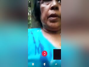 Mature Aunty Shows Her Pussy