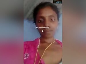 Today Exclusive- Tamil Wife Showing Her Boobs On Video Call