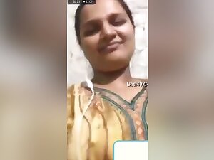 Today Exclusive- Horny Desi Girl Showing Her Boobs And Pussy On Video Call Part 1