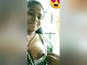Today Exclusive-shy Mallu Bhabhi Showing Her Boobs