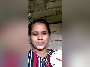 Today Exclusive -desi Village Girl Shows Her Boobs