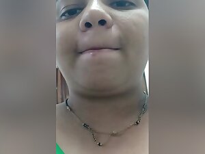 Today Exclusive -horny Bhabhi Showing Her Boobs And Pussy Part 1