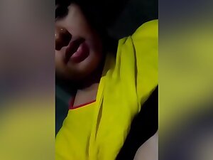 Sexy Desi Girl Shows Her Boobs And Wet Pussy