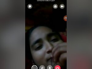 Today Exclusive- Boudi Showing Her Big Boobs On Video Call